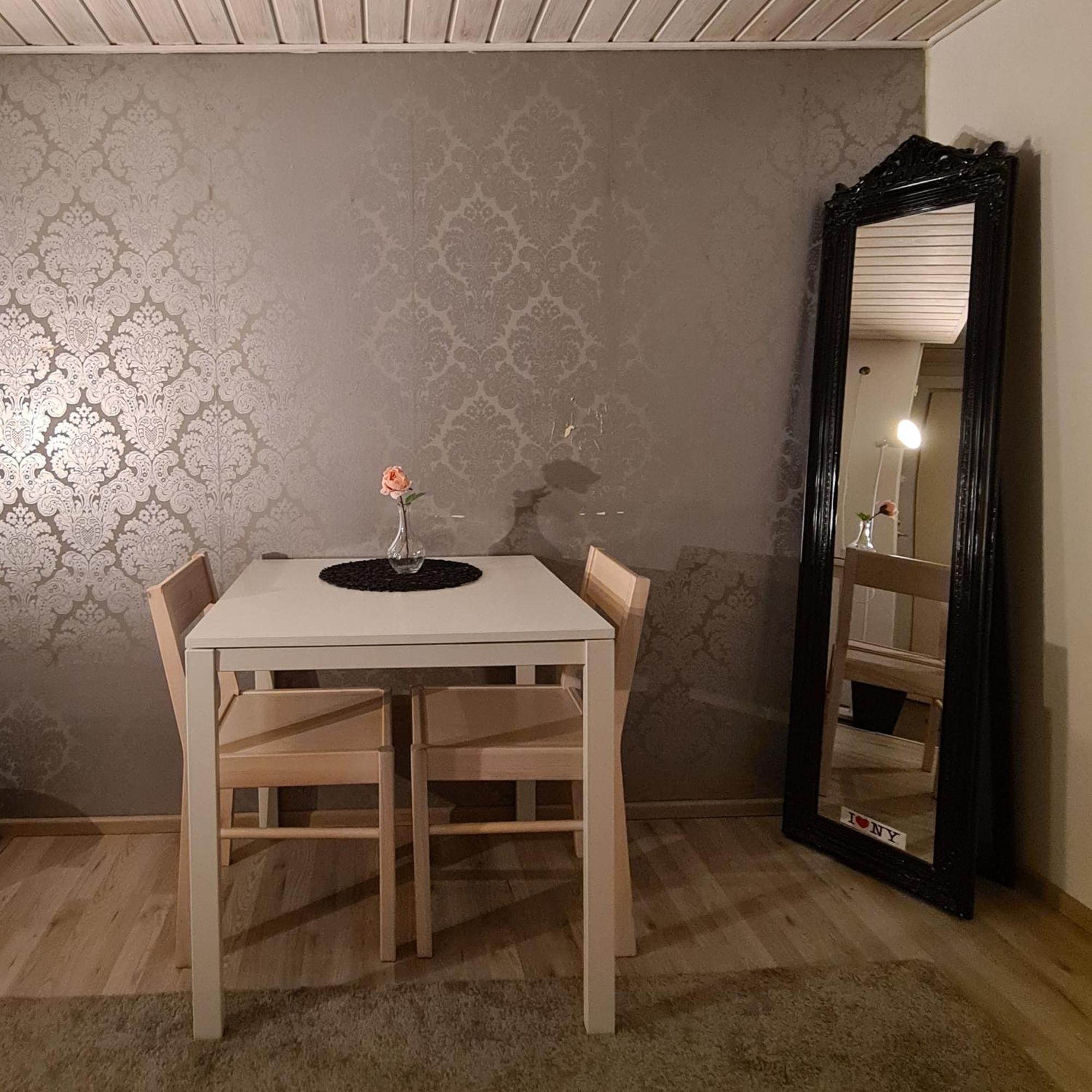 Rauhallinen Kaksio Lahdentie Tuntumassa, Lentokenttaemajoitus Ja Saehkoeauton Latauspiste Vantaa